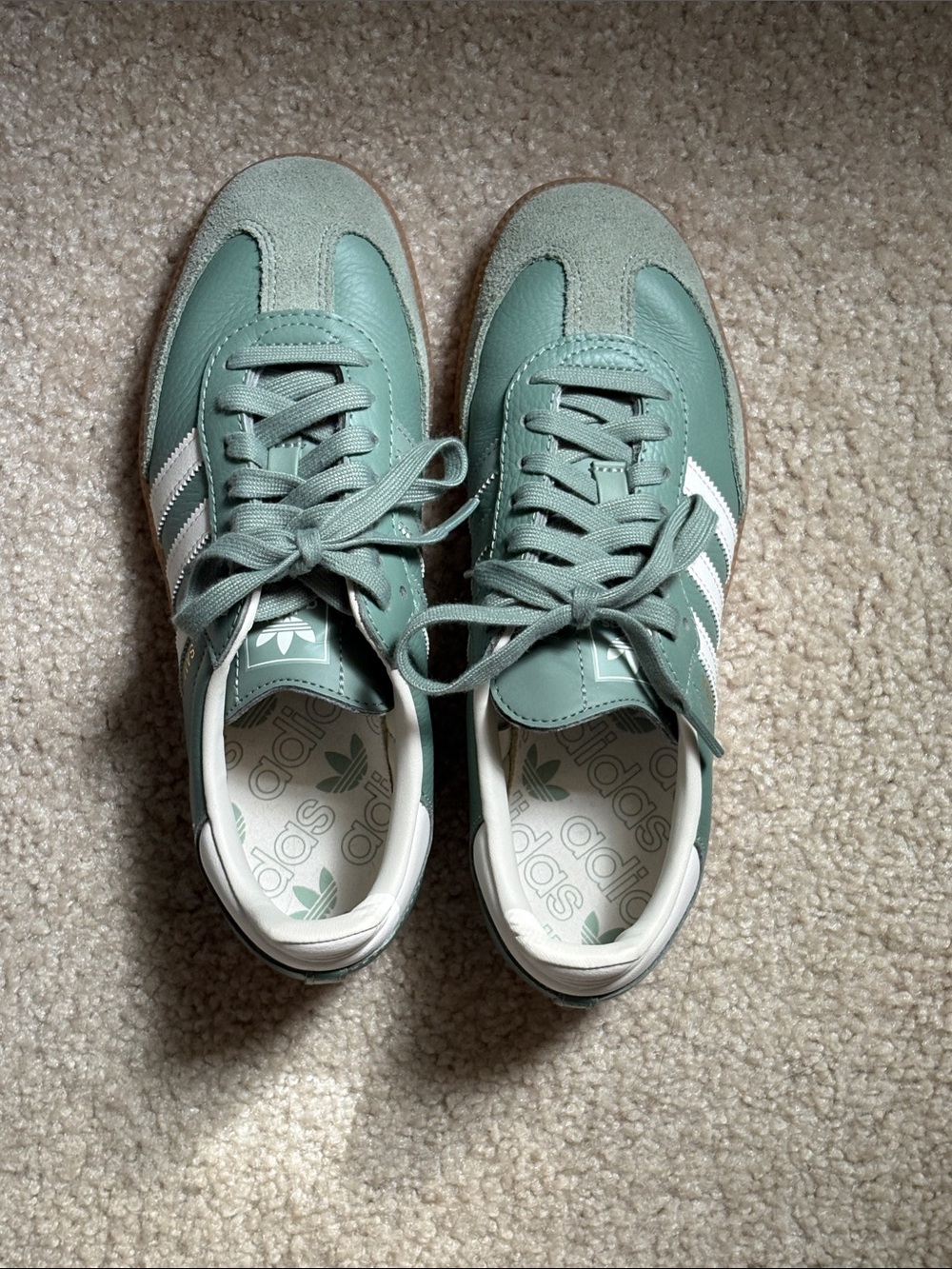 adidas Women’s Sambas in Silver Green S23 / Chalk White / Gum
